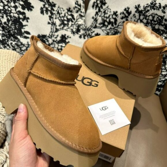 NWT UGG Women's Chestnut Classic Ultra Mini new Heights Booties - Picture 3 of 8